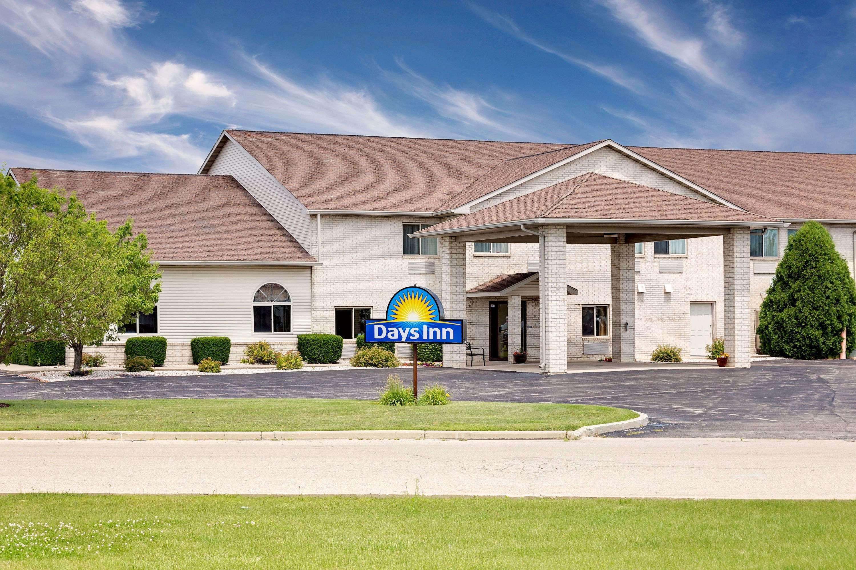 Days Inn By Wyndham Racine/Sturtevant Exterior photo